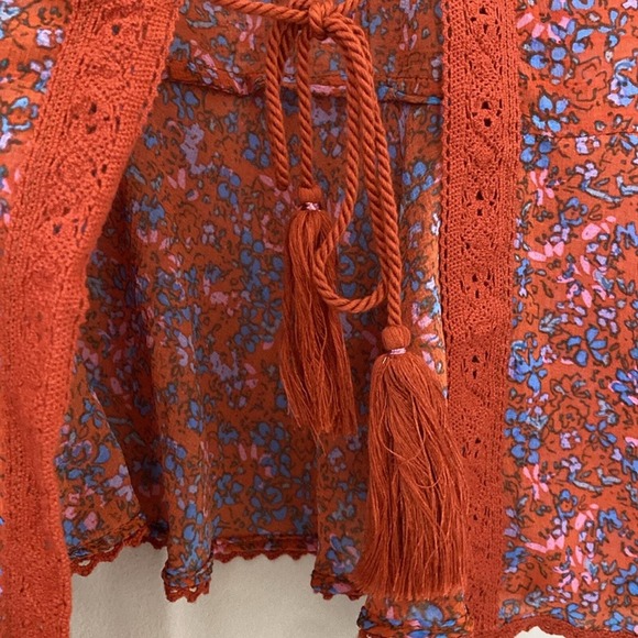 Free People Lola Kimono in Wild Red Ditsy Floral Tassel Tie Front Bell Sleeves S - Picture 9 of 15
